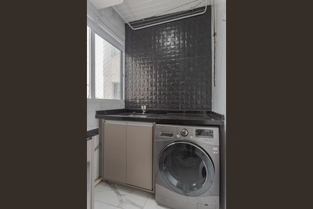 Cozinha e Área de Serviço de apartamento para alugar com 2 quartos, 44m² em Mário Quintana, Porto Alegre