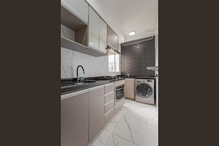 Cozinha e Área de Serviço de apartamento para alugar com 2 quartos, 44m² em Mário Quintana, Porto Alegre
