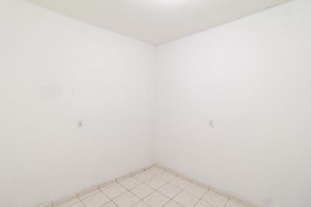 Quarto de casa para alugar com 1 quarto, 50m² em Vila Merces, Carapicuíba