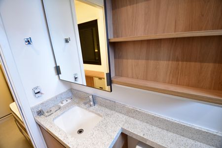 Banheiro Suíte de apartamento para alugar com 2 quartos, 64m² em Nova Campinas, Campinas