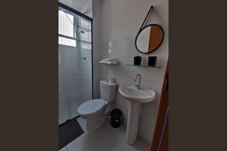 Banheiro de apartamento para alugar com 2 quartos, 40m² em Parque Santa Rosa, Suzano