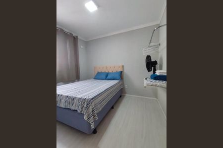 Quarto de apartamento para alugar com 2 quartos, 40m² em Parque Santa Rosa, Suzano