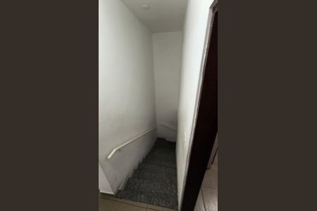 Escada de casa à venda com 3 quartos, 186m² em Jardim Presidente Dutra, Guarulhos