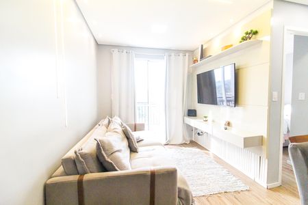 Sala de apartamento para alugar com 2 quartos, 50m² em Jardim Lajeado, Ferraz de Vasconcelos