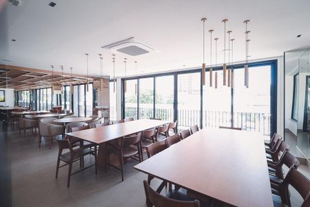 Apartamento à venda com 2 quartos, 69m² em Setor Bueno, Goiânia