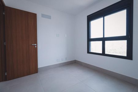 Apartamento à venda com 2 quartos, 69m² em Setor Bueno, Goiânia