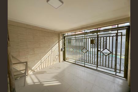 Garagem de casa para alugar com 2 quartos, 130m² em Vila Rachid, Guarulhos