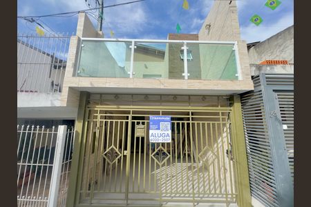 Placa instalada na fachada do imóvel de casa para alugar com 2 quartos, 130m² em Vila Rachid, Guarulhos