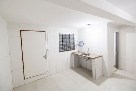 Sala/Cozinha de kitnet/studio para alugar com 1 quarto, 19m² em Parque Jandaia, Carapicuíba