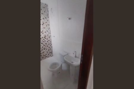 Banheiro de casa de condomínio para alugar com 2 quartos, 38m² em Penha de França, São Paulo