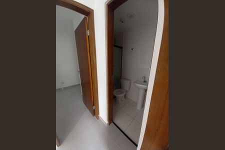 Banheiro de casa de condomínio para alugar com 2 quartos, 38m² em Penha de França, São Paulo