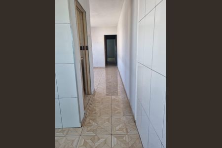 Corredor de casa à venda com 4 quartos, 200m² em Parque Sao Rafael, São Paulo