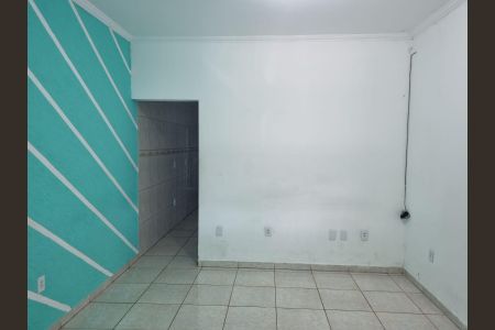 Sala de casa à venda com 4 quartos, 200m² em Parque Sao Rafael, São Paulo