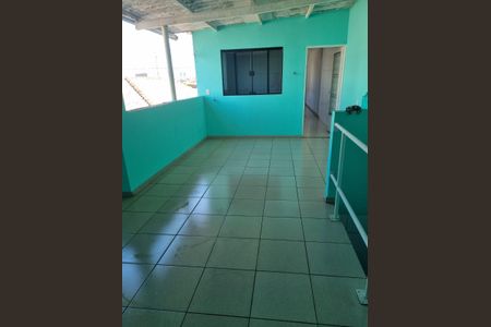 Área externa de casa à venda com 4 quartos, 200m² em Parque Sao Rafael, São Paulo