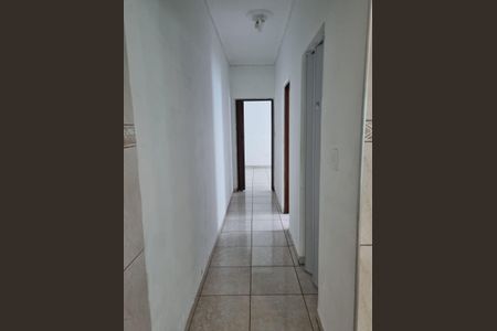Corredor de casa à venda com 4 quartos, 200m² em Parque Sao Rafael, São Paulo