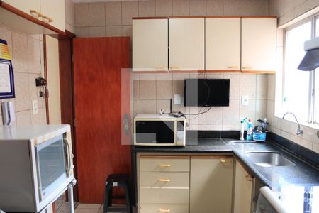 Cozinha e Área de Serviço de apartamento para alugar com 3 quartos, 126m² em Setor Central, Goiânia