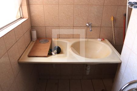 Cozinha e Área de Serviço de apartamento para alugar com 3 quartos, 126m² em Setor Central, Goiânia