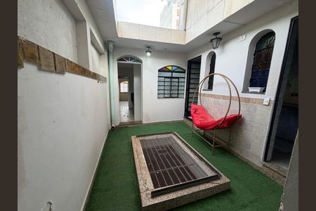 Área externa de casa para alugar com 2 quartos, 60m² em Vila Gomes Cardim, São Paulo