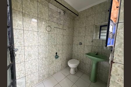 Banheiro de casa para alugar com 2 quartos, 60m² em Vila Gomes Cardim, São Paulo