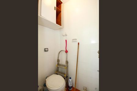 Apartamento para alugar com 90m², 3 quartos e 1 vaga Apartamento para alugar com 90m², 3 quartos e 1 vagaBanheiro de Serviço