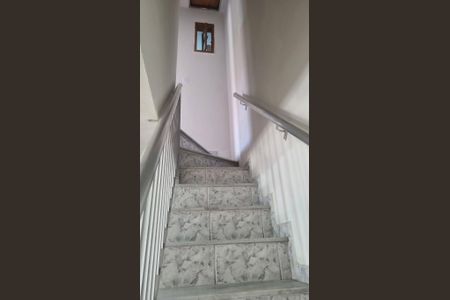 Escada de casa de condomínio para alugar com 2 quartos, 65m² em Colégio, Rio de Janeiro