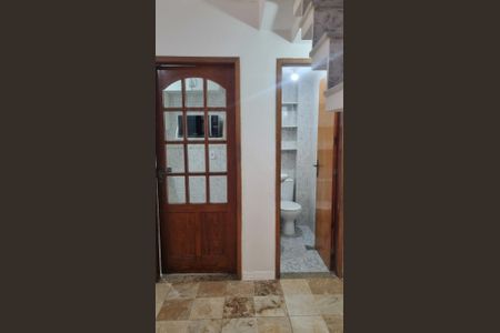 Banheiro de casa de condomínio para alugar com 2 quartos, 65m² em Colégio, Rio de Janeiro