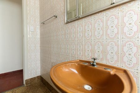 Banheiro social 2 de casa para alugar com 3 quartos, 93m² em Chácara Santo Antônio (zona Leste), São Paulo
