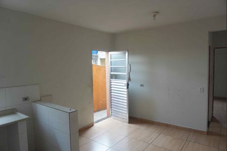 Sala de Estar de casa para alugar com 1 quarto, 36m² em Vila Engenho Novo, Barueri
