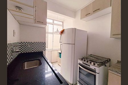 Cozinha de apartamento à venda com 1 quarto, 40m² em Menino Deus, Porto Alegre