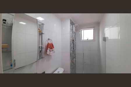 Banheiro de apartamento à venda com 2 quartos, 52m² em Jardim Sarah, São Paulo