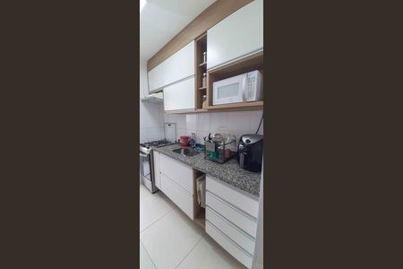 Cozinha de apartamento à venda com 2 quartos, 52m² em Jardim Sarah, São Paulo