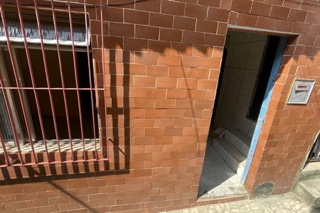 Fachada de casa para alugar com 1 quarto, 150m² em Corte Oito, Duque de Caxias