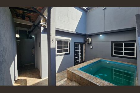 Quintal de casa para alugar com 2 quartos, 80m² em Centro, Nilópolis
