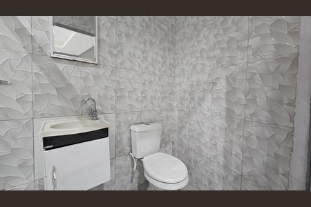 Banheiro da Suíte de casa para alugar com 2 quartos, 80m² em Centro, Nilópolis