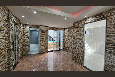 Casa para alugar com 2 quartos, 80m² em Centro, Nilópolis