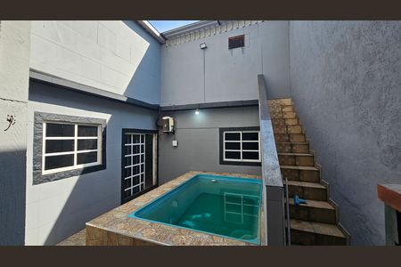 Quintal de casa para alugar com 2 quartos, 80m² em Centro, Nilópolis
