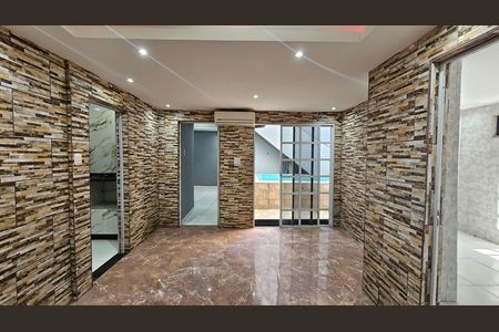 Sala de casa para alugar com 2 quartos, 80m² em Centro, Nilópolis