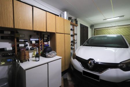 Garagem de casa à venda com 4 quartos, 270m² em Maranhão, São Paulo