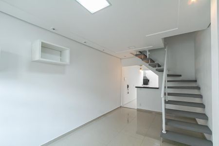 Sala de casa de condomínio à venda com 2 quartos, 89m² em Nova Petrópolis, São Bernardo do Campo