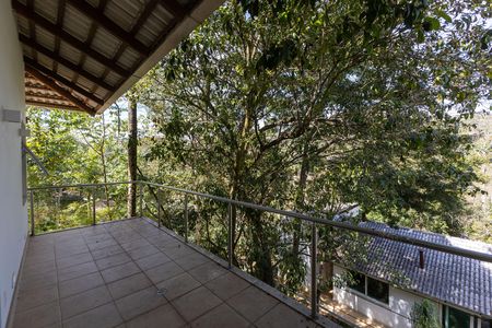 Varanda da Suíte 2 de casa de condomínio para alugar com 6 quartos, 610m² em Conde, Nova Lima