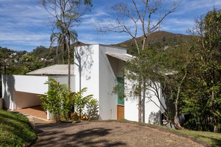 Casa de Condomínio para alugar com 6 quartos, 610m² em Conde, Nova Lima