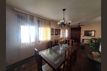 Sala de casa à venda com 3 quartos, 279m² em Piratininga, Niterói
