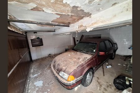 Garagem de casa à venda com 3 quartos, 279m² em Piratininga, Niterói