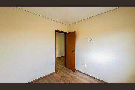 Quarto 2 de casa para alugar com 2 quartos, 70m² em Vera Cruz, Belo Horizonte