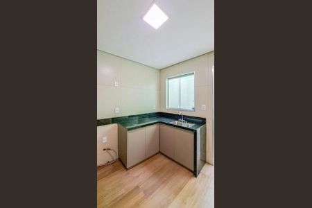 Cozinha e Área de Serviço de casa para alugar com 2 quartos, 70m² em Vera Cruz, Belo Horizonte