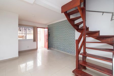 Sala de casa para alugar com 2 quartos, 128m² em Guarujá, Porto Alegre