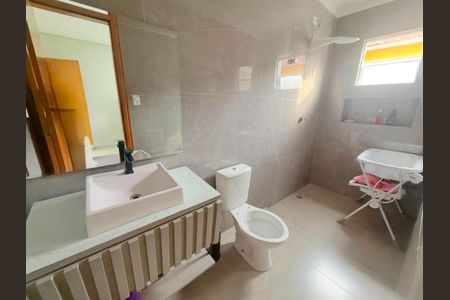 Casa para alugar com 125m², 2 quartos e 2 vagas Casa para alugar com 125m², 2 quartos e 2 vagasBanheiro