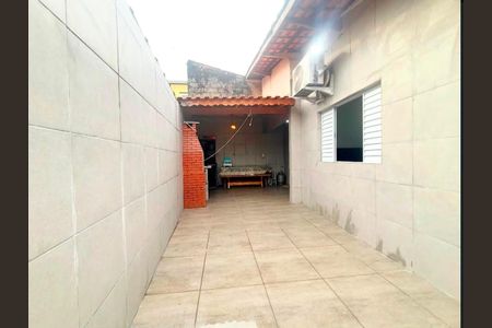 Casa para alugar com 125m², 2 quartos e 2 vagas Casa para alugar com 125m², 2 quartos e 2 vagasÁrea externa