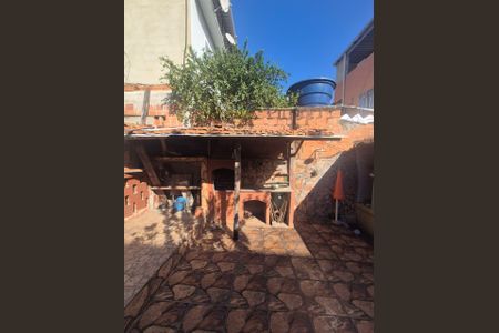 Área externa de casa à venda com 3 quartos, 240m² em Brás de Pina, Rio de Janeiro