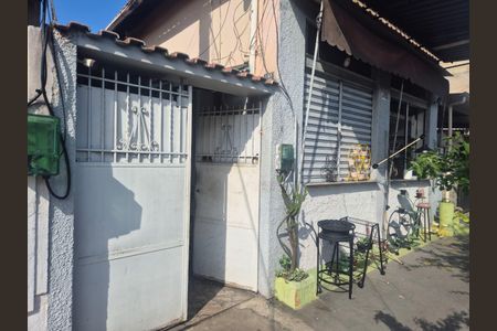 Área externa de casa à venda com 3 quartos, 240m² em Brás de Pina, Rio de Janeiro
